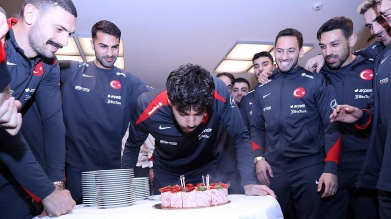 Ozan Kabak'a sürpriz doğum günü