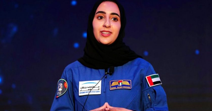 NASA eğitimi alan ilk başörtülü Arap astronot uzay yolculuğuna hazır