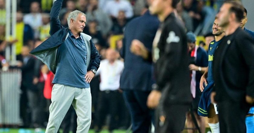 Galatasaray'dan Jose Mourinho'ya transfer! Birisi ağlıyor