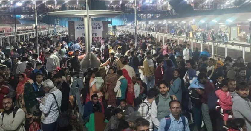 Hindistan’da Tren İstasyonu: 16 Ölü – Son Dakika Dünya Haberleri