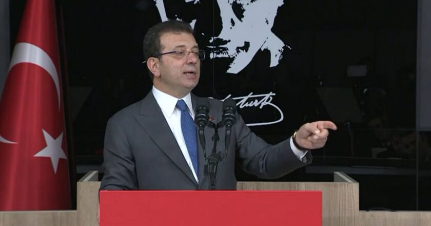 İsamoğlu: Milletimiz, mahkemenin kararlarının binadan emirlerle alındığını görüyor