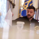 Zelenskiy, Moskova koşullarında ısrar ederek ateşi durdurarak Putin ile doğrudan arama talebini yineledi.