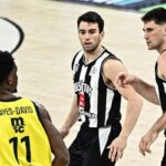 98 Beşiktaş'tan Fenerbahçe'ye zafer puanları! Serinin durumu 2-1'e ulaştı