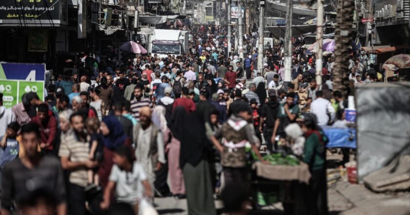 Hamas: Sivilleri hedef alan İsrail'in ateşkese uymasını sağlamalı