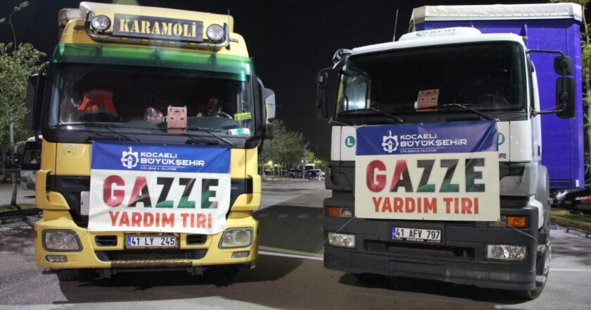 Kocaeli'den Gazze'ye dualarla yardım tırları gönderildi