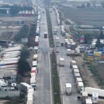 Kapıkule'de her iki yönde 7 kilometre uzunluğunda tır kuyruğu oluştu.