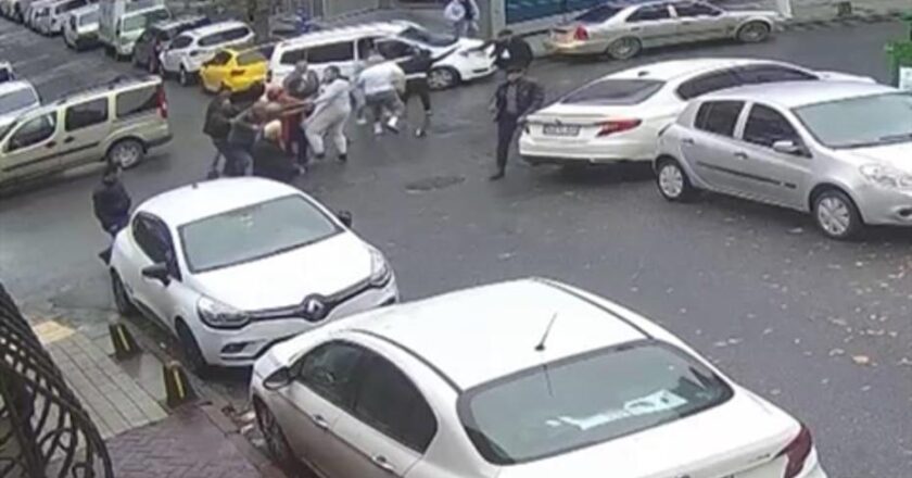 İstanbul’da Trafik Kazası Sonrası Kavga Çıktı