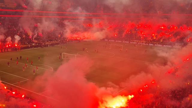Galatasaray’dan RAMS Park’ta gövde gösterisi! Antrenmana binlerce taraftar akın etti
